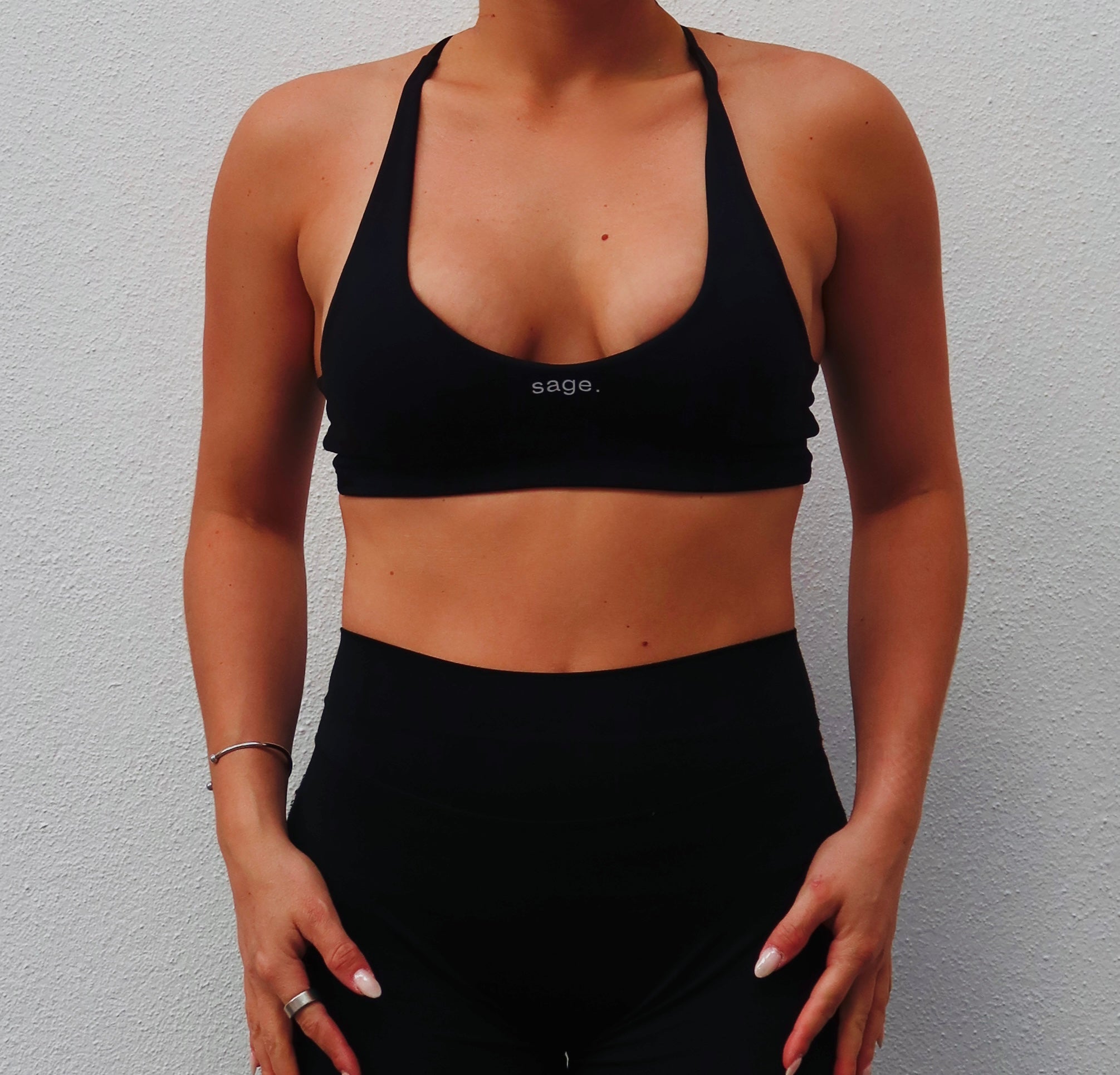 Low-neck Cropped Bra